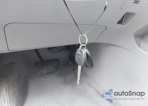 2010 Toyota Highlander Base V6 из США, поврежденный, VIN 5TDBK3EH5AS010864